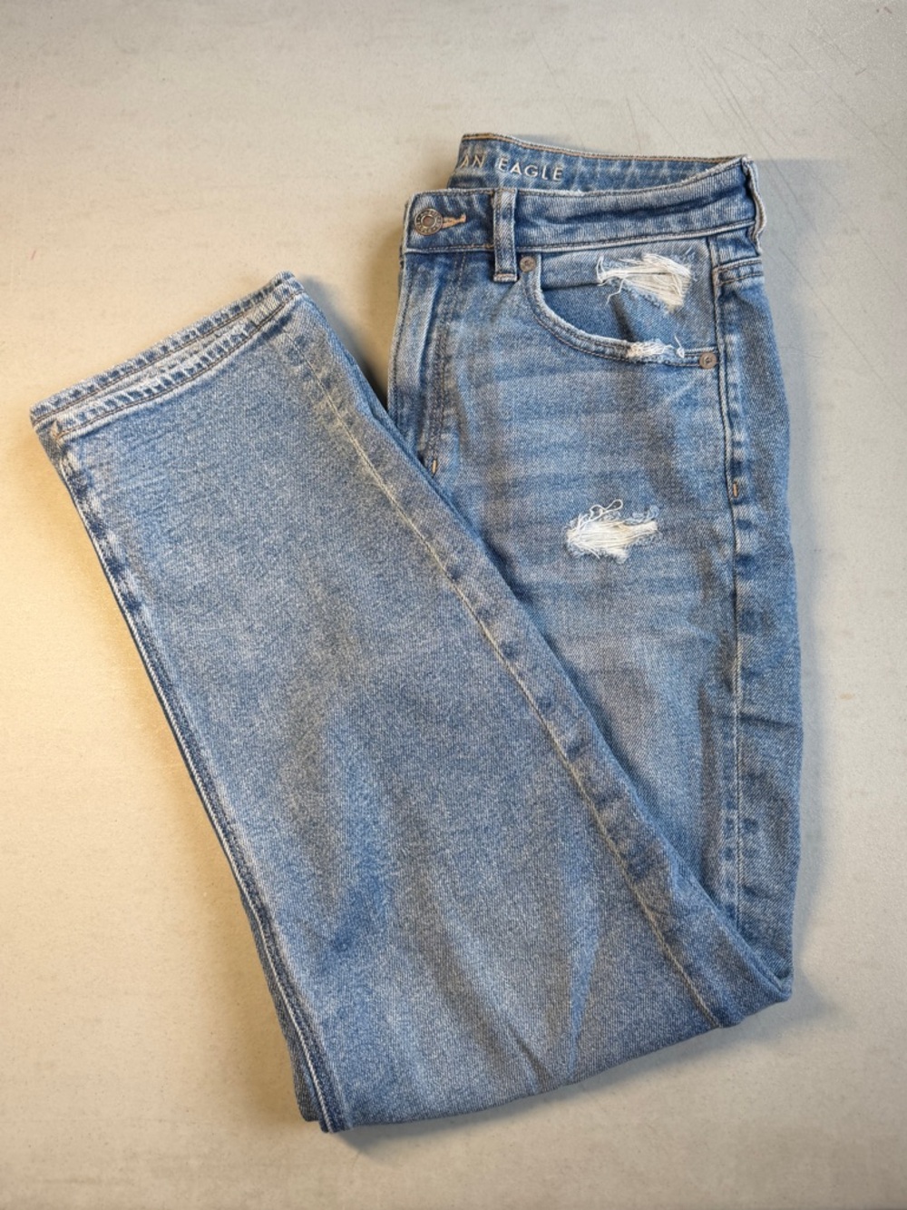 American Eagle Mom Straight Jean